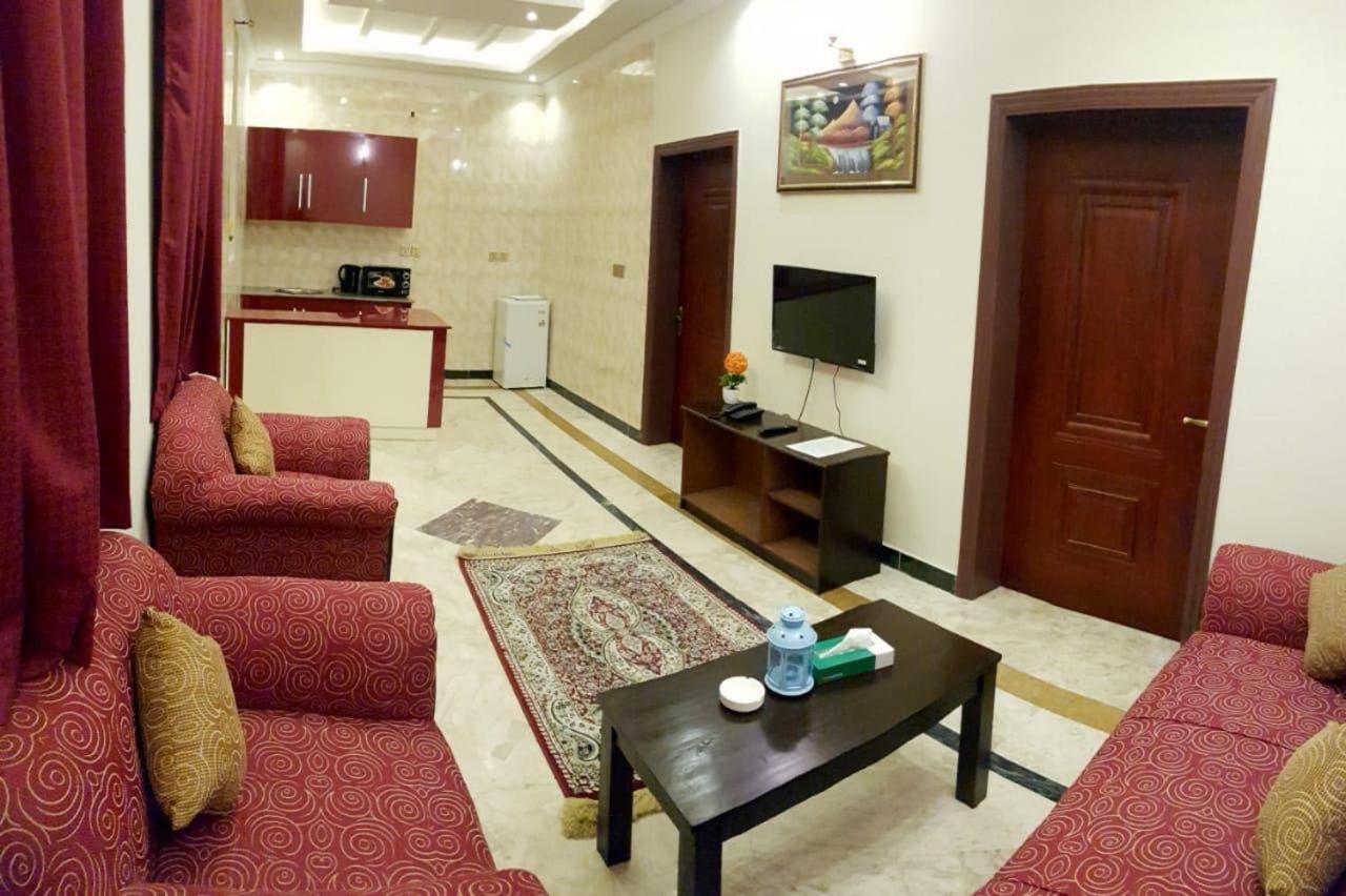 Triple One Hotel Suites アボッターバード エクステリア 写真